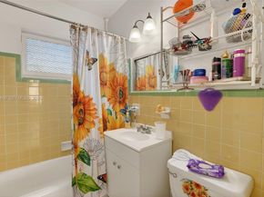 2100 NW 24th St, Miami FL 33142