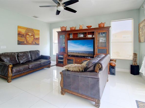 1156 NE 37th Pl, Homestead FL 33033