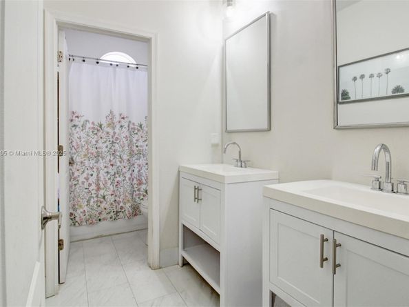 1156 NE 37th Pl, Homestead FL 33033