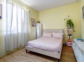 1156 NE 37th Pl, Homestead FL 33033
