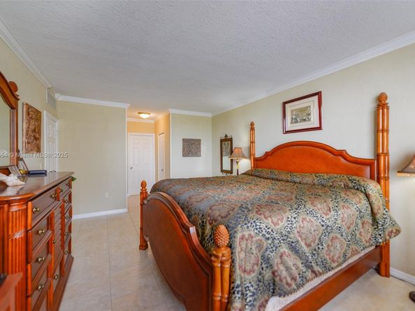 1950 S Ocean Dr 3P, Hallandale Beach FL 33009