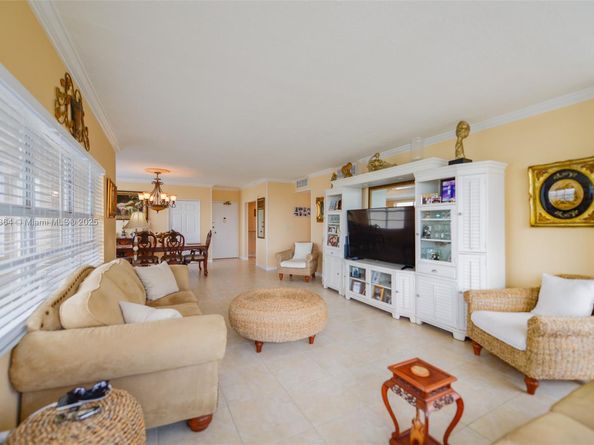 1950 S Ocean Dr 3P, Hallandale Beach FL 33009
