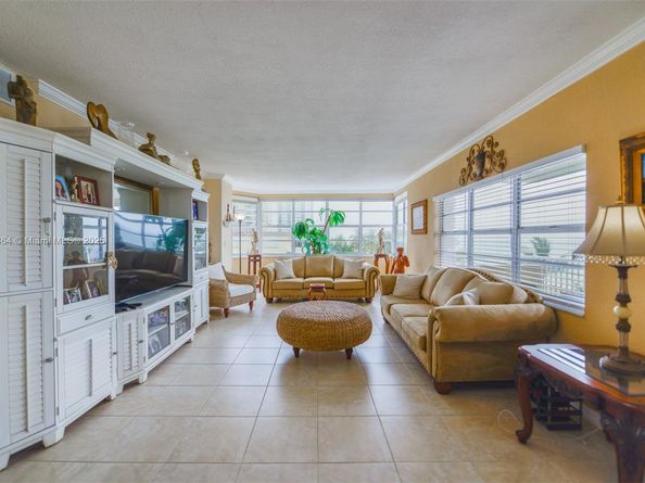 1950 S Ocean Dr 3P, Hallandale Beach FL 33009
