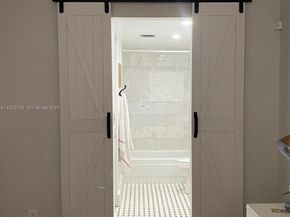 9420 Poinciana Pl 214, Davie FL 33324