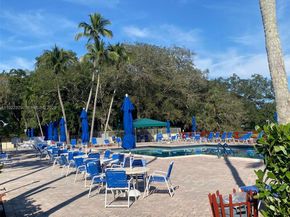 9420 Poinciana Pl 214, Davie FL 33324