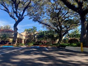 9420 Poinciana Pl 214, Davie FL 33324