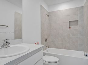 516 NE 1st Dr, Florida City FL 33034