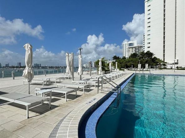 1000 West Ave PH07, Miami Beach FL 33139