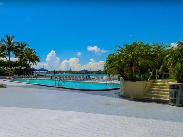 1000 West Ave PH07, Miami Beach FL 33139