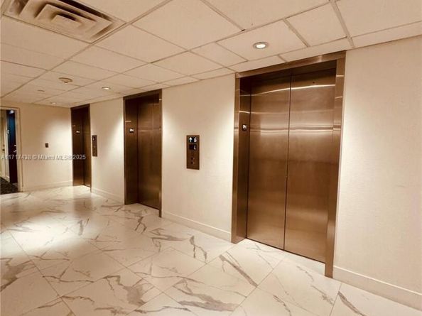 1000 West Ave PH07, Miami Beach FL 33139