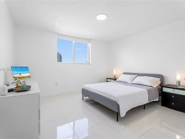 1688 West Ave 401, Miami Beach FL 33139