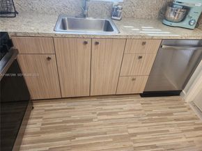 100 SE 6th Ave 107, Pompano Beach FL 33060