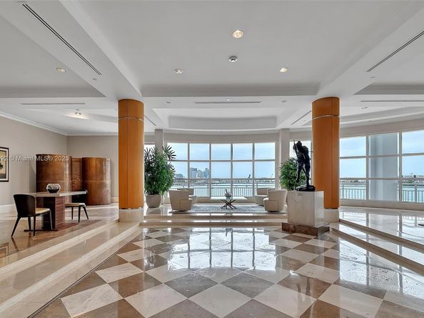 848 Brickell Key Dr 4002, Miami FL 33131