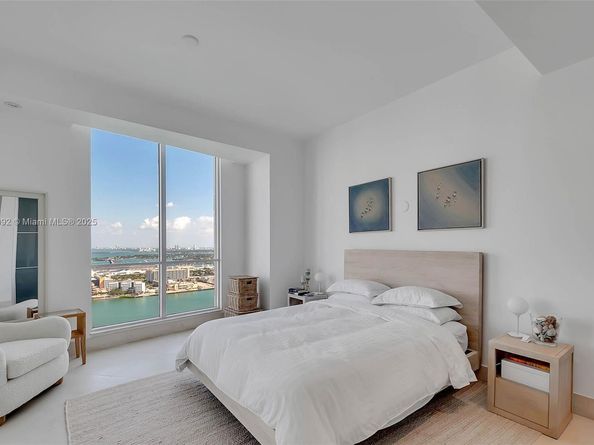 848 Brickell Key Dr 4002, Miami FL 33131