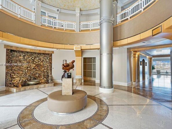 848 Brickell Key Dr 4002, Miami FL 33131