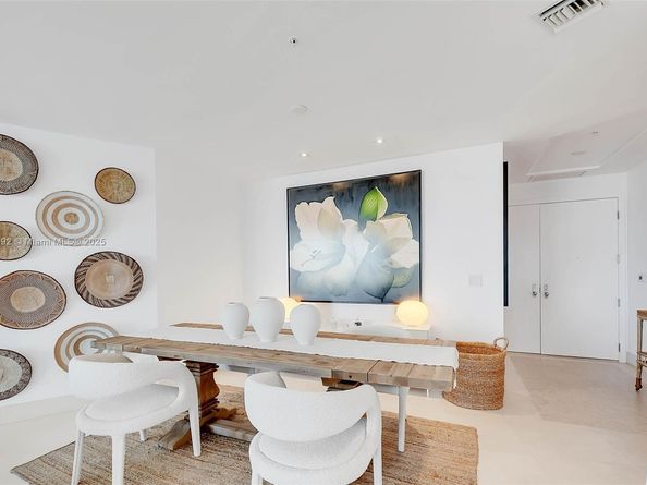 848 Brickell Key Dr 4002, Miami FL 33131