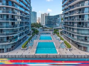 55 SW 9th St 1802, Miami FL 33130
