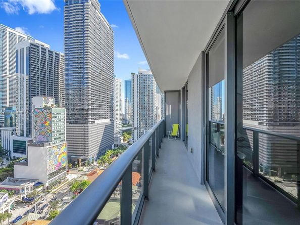 55 SW 9th St 1802, Miami FL 33130