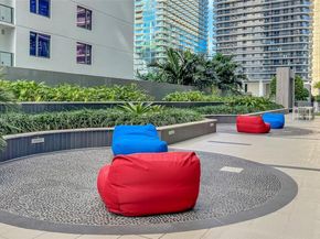 55 SW 9th St 1802, Miami FL 33130