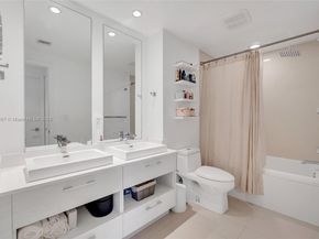 55 SW 9th St 1802, Miami FL 33130