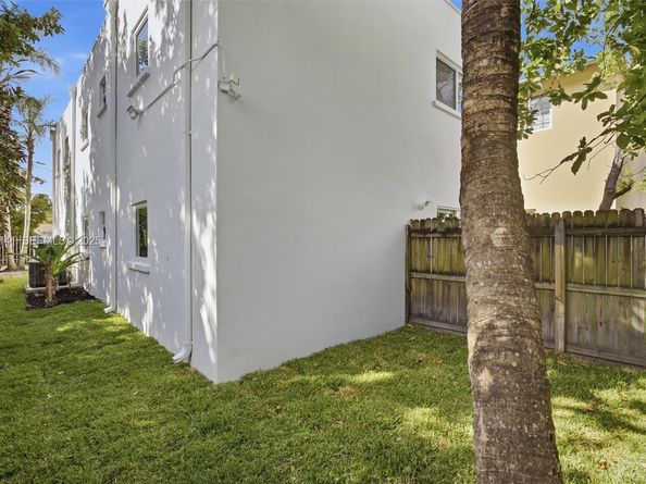 1045 SW 25th Ave, Miami FL 33135