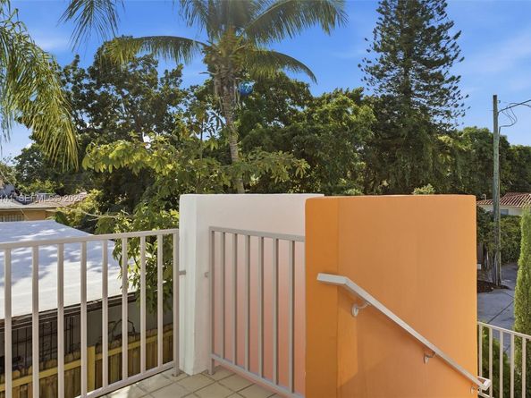 1045 SW 25th Ave, Miami FL 33135