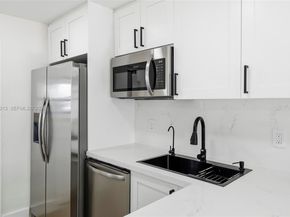 921 N 32nd Ave, Hollywood FL 33021