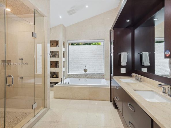 7001 Robles St, Coral Gables FL 33143