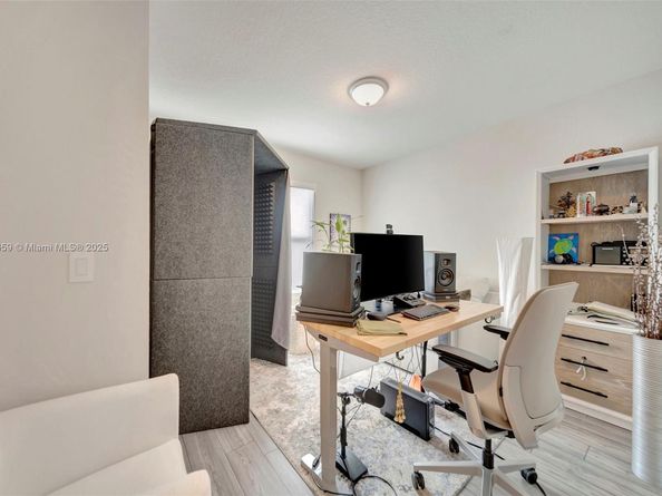 2941 Shortleaf Ave, Lauderdale Lakes FL 33311