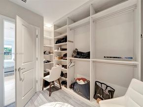 2941 Shortleaf Ave, Lauderdale Lakes FL 33311