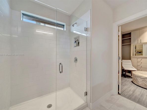 2941 Shortleaf Ave, Lauderdale Lakes FL 33311