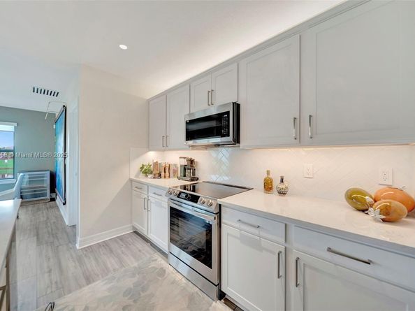 2941 Shortleaf Ave, Lauderdale Lakes FL 33311