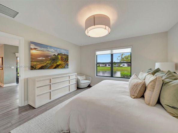 2941 Shortleaf Ave, Lauderdale Lakes FL 33311