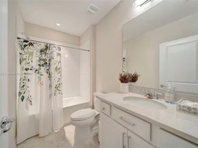 2941 Shortleaf Ave, Lauderdale Lakes FL 33311