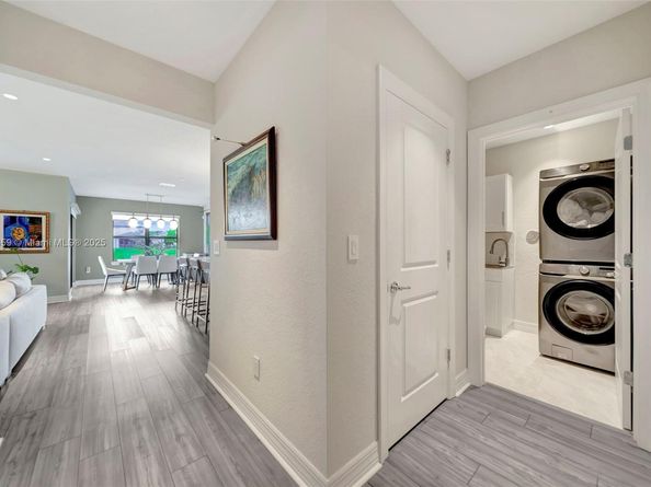 2941 Shortleaf Ave, Lauderdale Lakes FL 33311