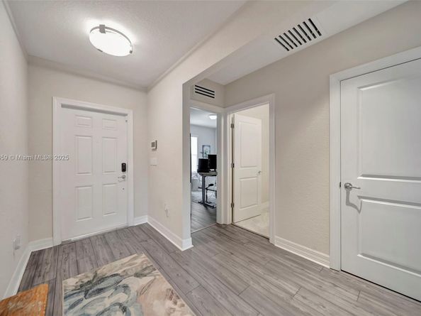 2941 Shortleaf Ave, Lauderdale Lakes FL 33311