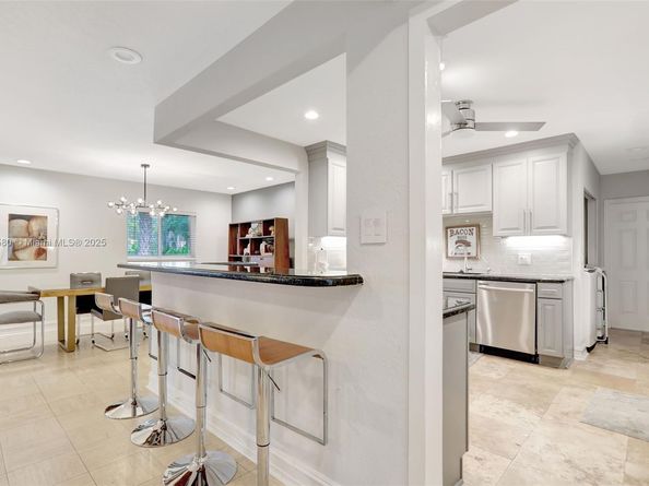1128 W Cypress Dr V15, Pompano Beach FL 33069