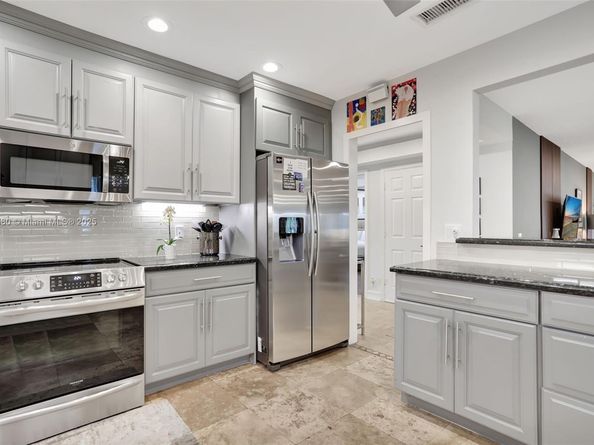 1128 W Cypress Dr V15, Pompano Beach FL 33069
