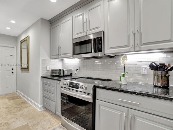 1128 W Cypress Dr V15, Pompano Beach FL 33069