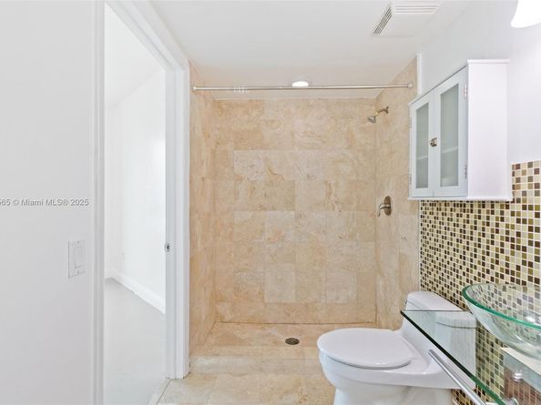 350 S Miami Ave 1805, Miami FL 33130