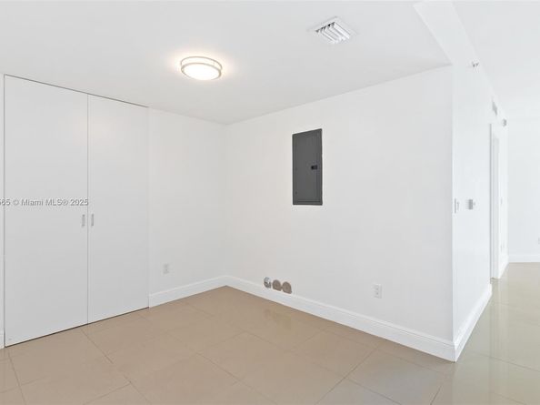 350 S Miami Ave 1805, Miami FL 33130