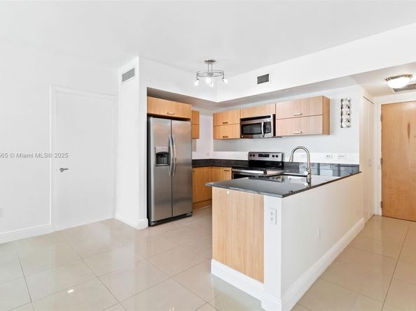 350 S Miami Ave 1805, Miami FL 33130