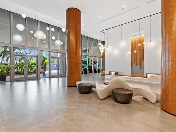 350 S Miami Ave 1805, Miami FL 33130