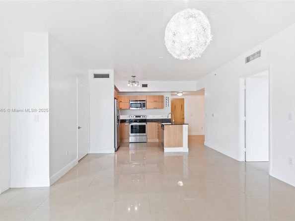 350 S Miami Ave 1805, Miami FL 33130