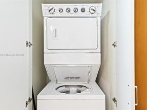 350 S Miami Ave 1805, Miami FL 33130