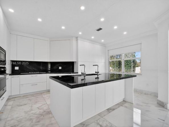 11321 NW 79th Ln, Doral FL 33178