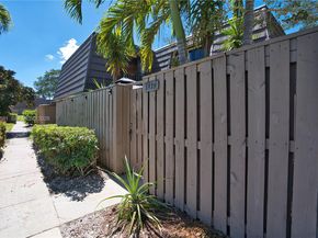 1419 14th Ct, Palm Beach Gardens FL 33410