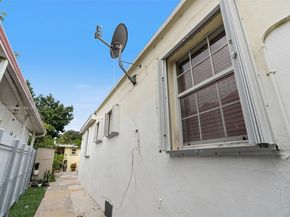 720 NW 19th Ct, Miami FL 33125