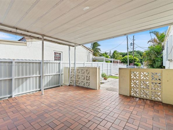 720 NW 19th Ct, Miami FL 33125