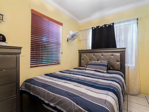720 NW 19th Ct, Miami FL 33125